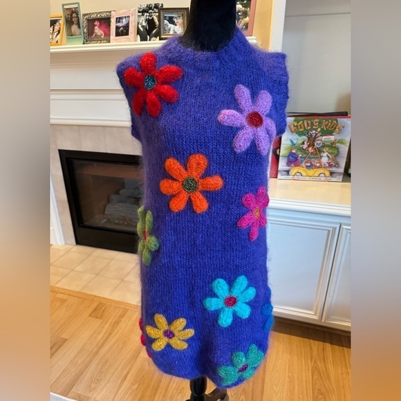 ROSE CARMINE Dress No Sleeves 3D Free Flowers Mohair Wool Handmade One Size NWT - Picture 3 of 9